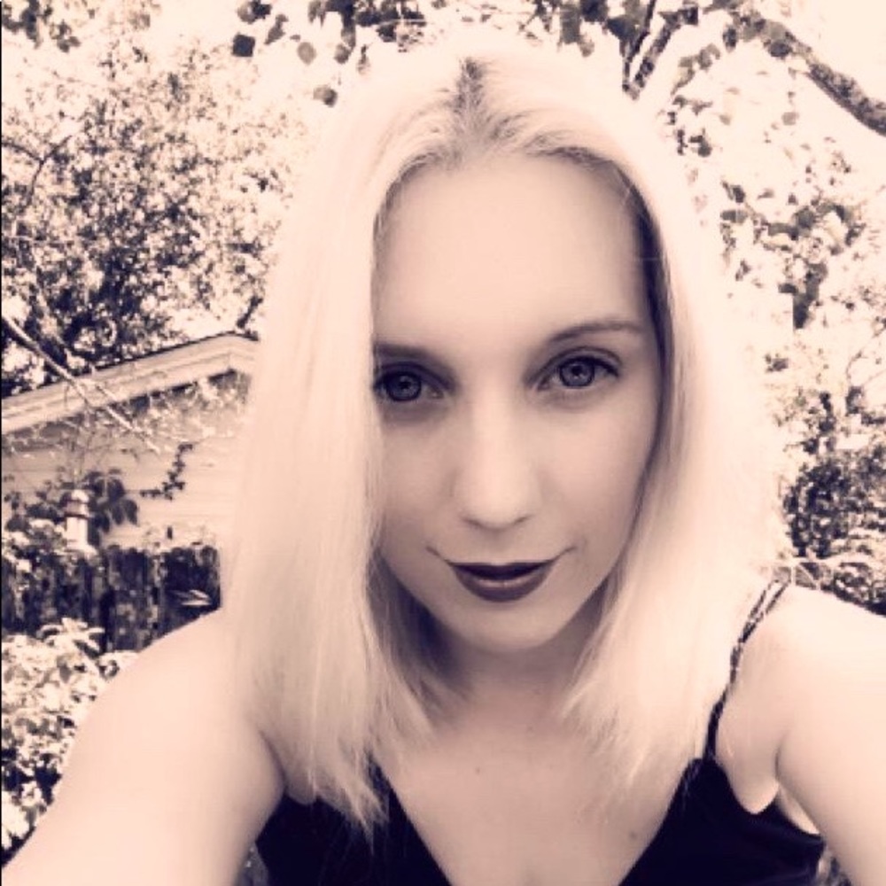 Meet your Posher, Casey